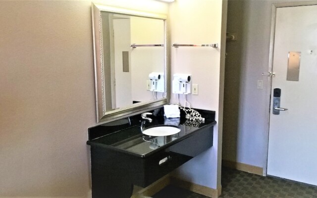 Briarwood Suites