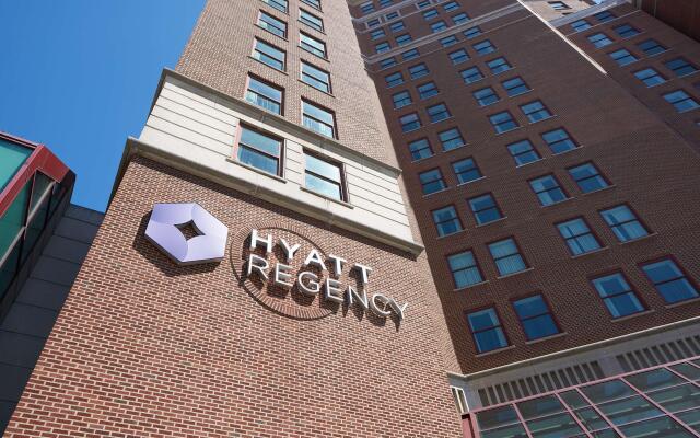 Hyatt Regency Buffalo / Hotel and Conference Center