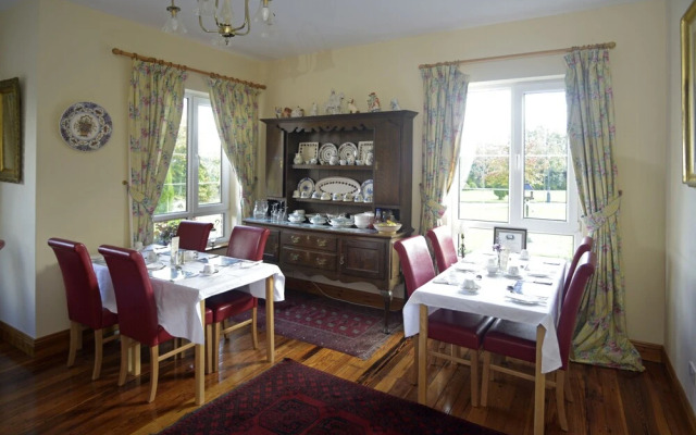 Moyglare Lodge Country House B&B