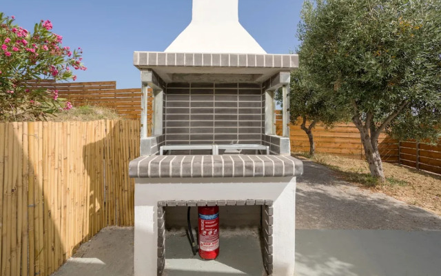 Tumeremos Holiday Apartment for 8 People Private Bbq Area