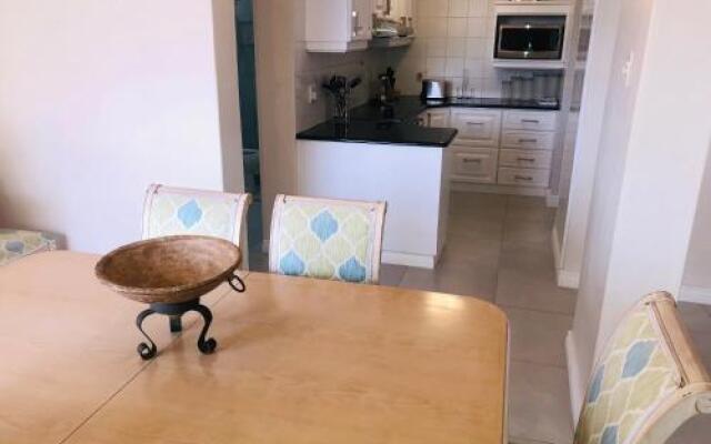 22 Kyalanga Beachfront Apartment