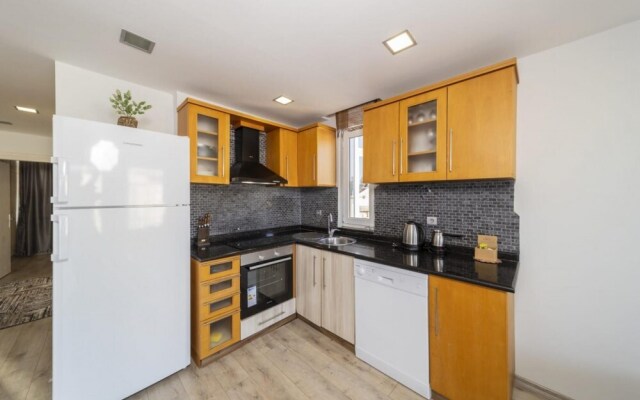 Flat Close to Konyaalti Beach With Sea View