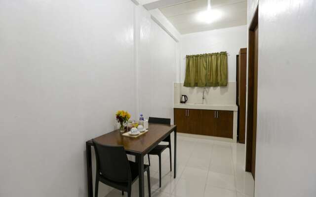 OYO 736 Jade Apartelle