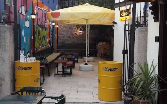 Funky Monkey Hostel & Pub Antalya - Adults Only
