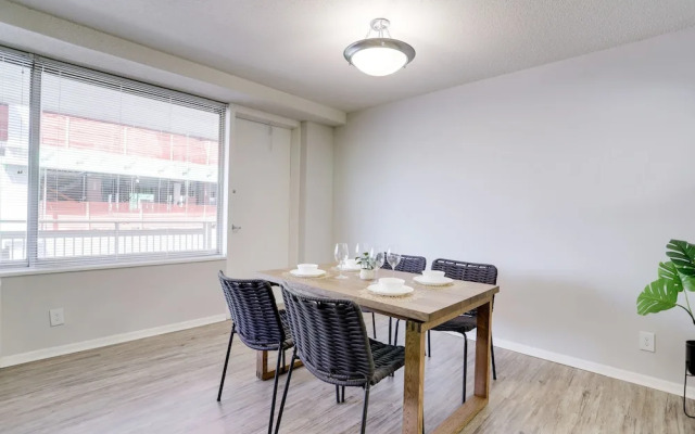 Exclusive Condo with Gym in Crystal City