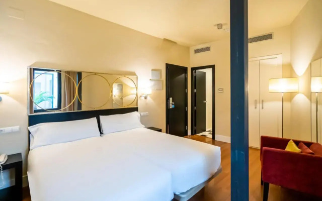 Hotel YIT El Postigo