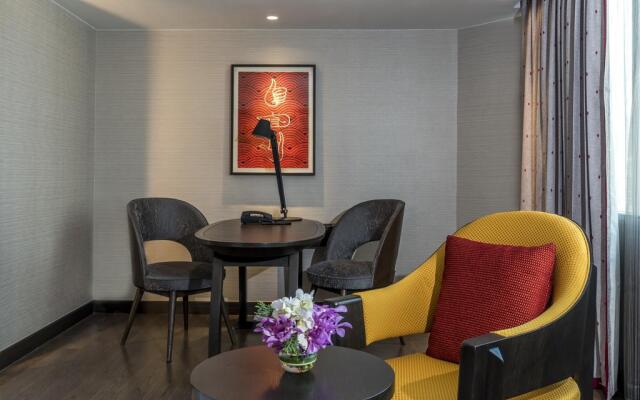 Отель Mercure Bangkok Sukhumvit 11