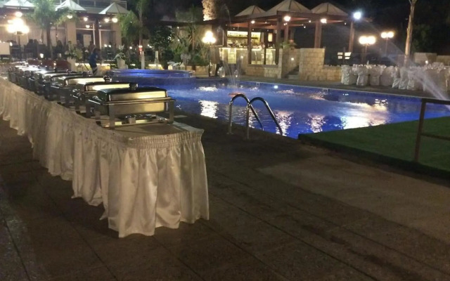 The Caravel Hotel