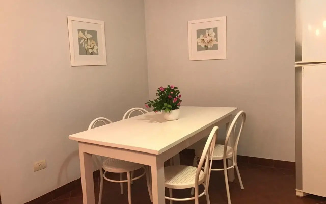 Flora Apartments