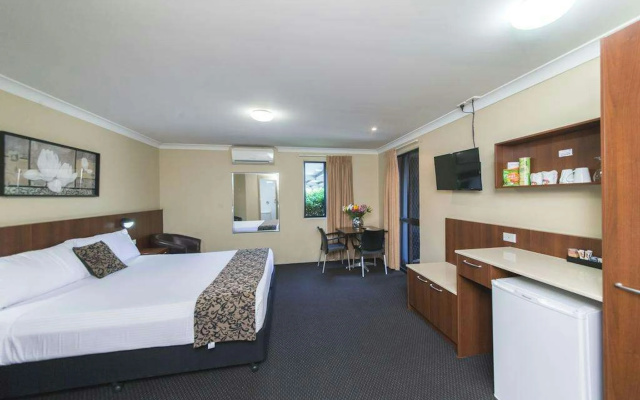 Rocky Resort Motor Inn – Guest Rooms – Rockhampton
