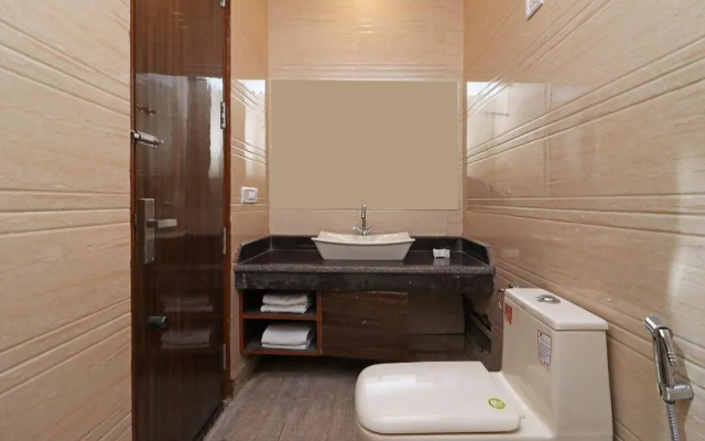 M Suites by OYO Rooms