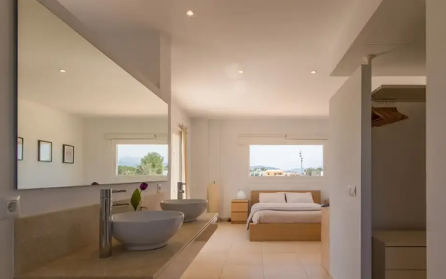 Mar 1 Family Villa Near Beach