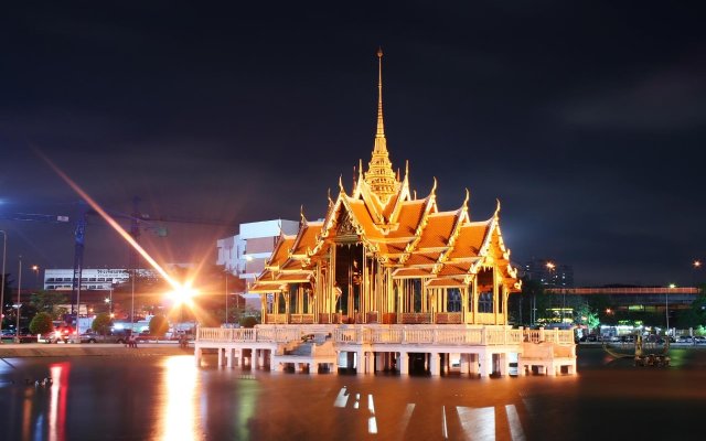 Meridian De Bangkok Hotel