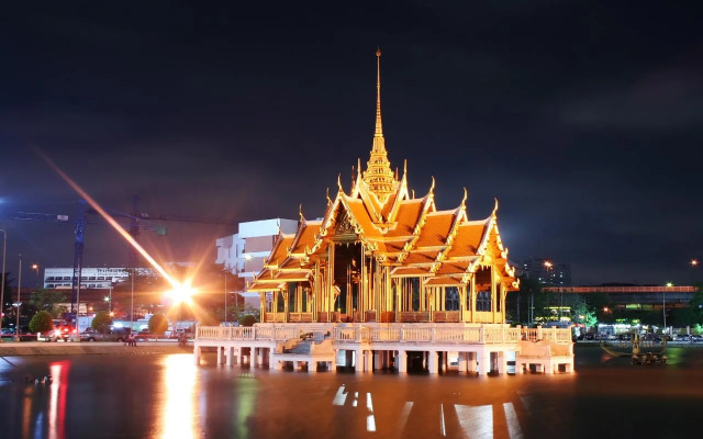 Q Box Hotel Bangkok Blossom