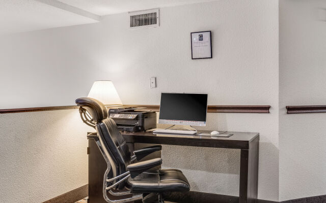 Comfort Suites Pineville - Ballantyne Area