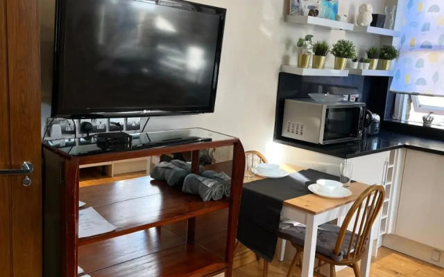 Stunning 1 Bedroom in Stunning Location - Mayfair Area