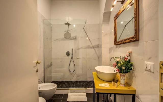 Little Queen Pantheon Residence