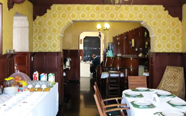 Miraflores Lodge