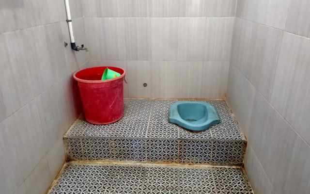 Hotel Keluarga Mekar Jaya Syariah Near UNS Solo