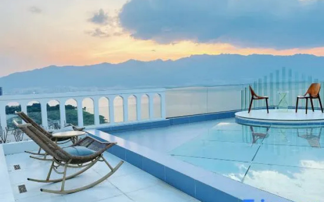 Dali · Yu Pan | Designer Seaescape Seaview Resort Villa Homestay (Erhai Airport Store) – Pool – Dali