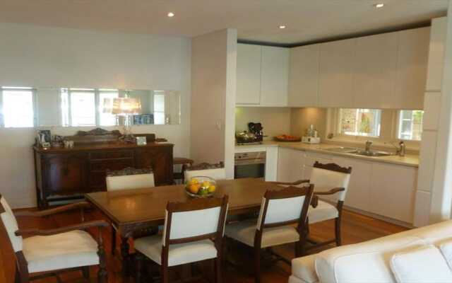 Waterfront Kirribilli Apartment - NS181