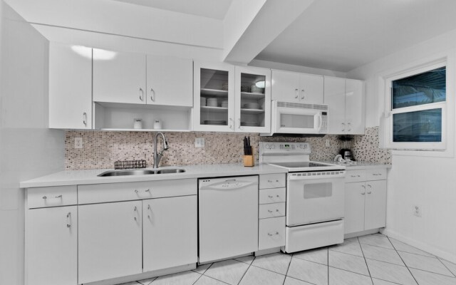 Chateau Michael Luxury Brickell Villa with Pool