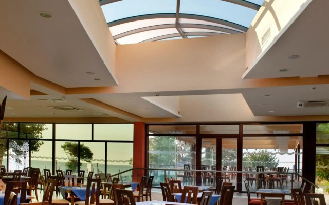 Arabella Beach Hotel