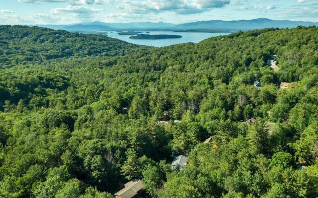 Gunstock & Lakes Region Year Round Chalet