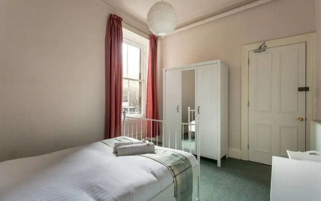 Spacious 3-bed by the Meadows- Perfect for Fringe!