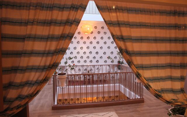 Corner Hostel Marrakech - Adults Only