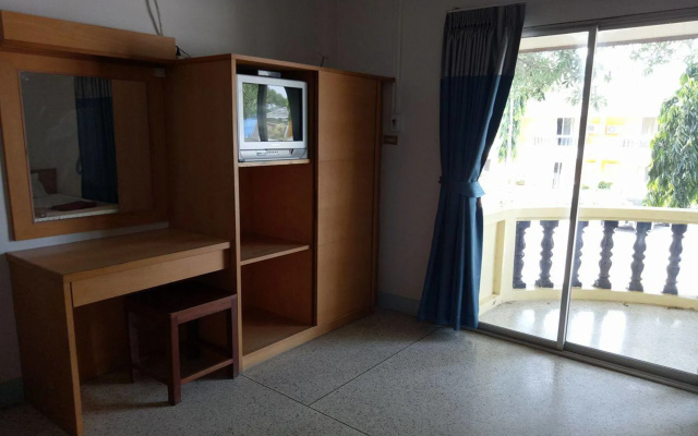 Bang Saphan Resort Hotel