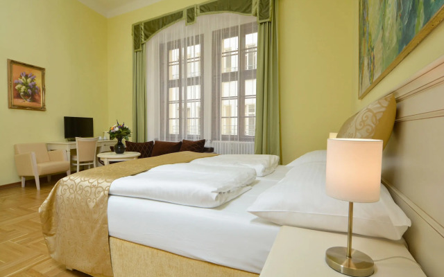 Hotel Metamorphis