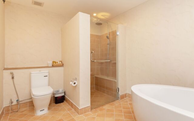 The Emerald Harbor Rayong by Favstay