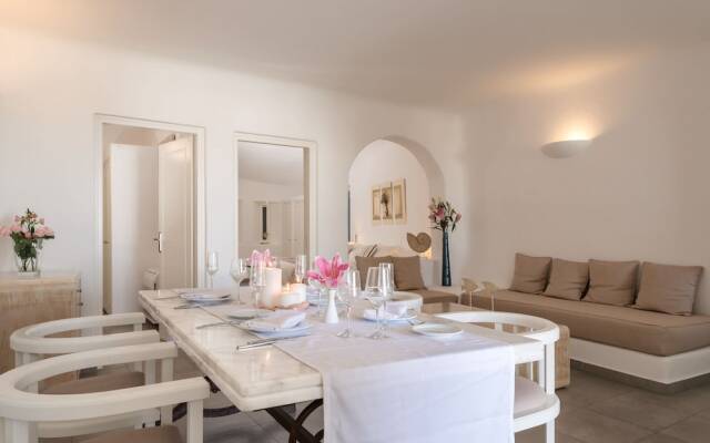 White Santorini Suites & Spa