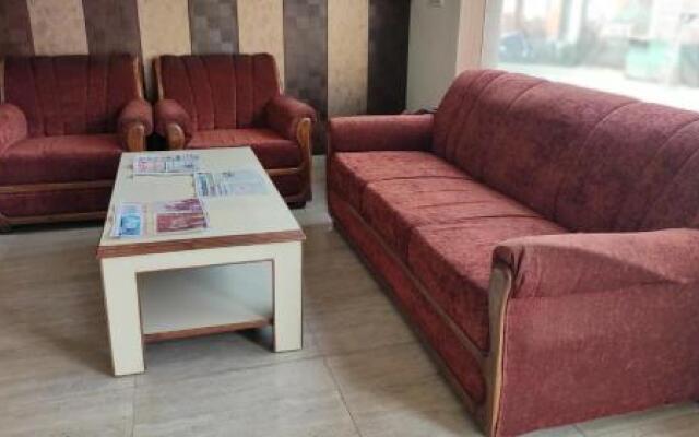 OYO 22238 Hotel Baaz