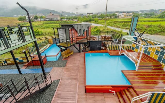 Gyeongju Edith Poolvilla & Pension