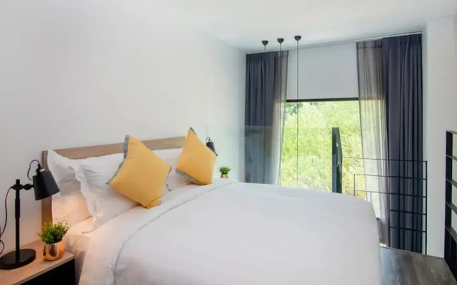 Naiharn Loft near Beach UTL B325