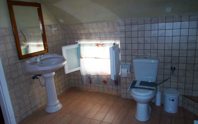 Loukas Kontos Traditional House