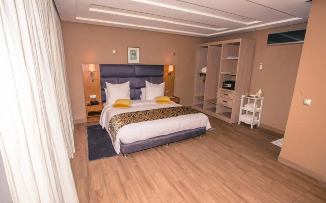 New Art's DownTown Hotel