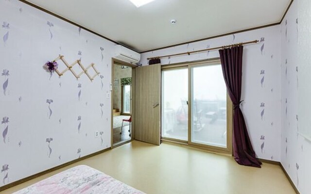 Gangneung Gyeongpo Cabin Pension