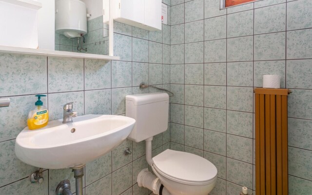Amazing Home in Malinska With Wifi and 2 Bedrooms