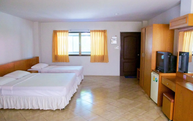 Sichang Shine Khao Resort