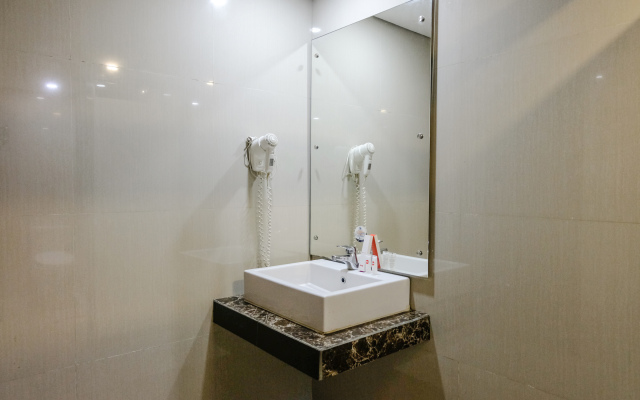 Townhouse OAK Series Style Hotel Jember