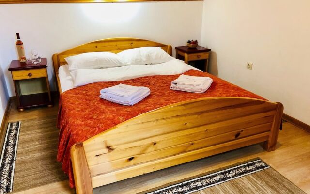 Kraljevi Konaci Zlatibor