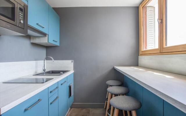 Modern 1br with terrace and a breathtaking view in Annecy