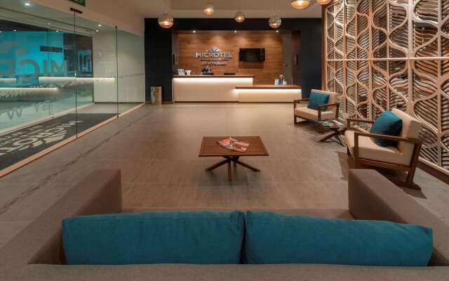 Microtel Inn &amp; Suites by Wyndham San Luis Potosi
