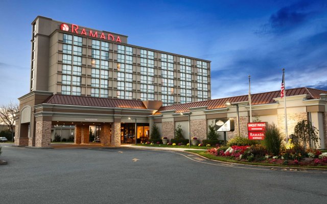 Holiday Inn Newark International Airport, an IHG Hotel
