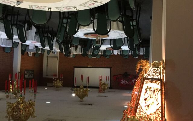 The Phoenix Artesian Spa Resort and Accommodation