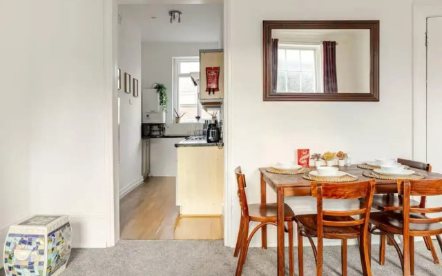 Camden - 3 Bedrooms - Sleeps 6 - Near Underground