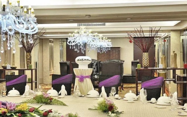 Chun Xue Four Seasons Hotel